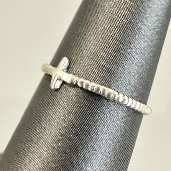 Cute Petite Sterling Silver Side Cross Ring 7 - Picture 2 of 6
